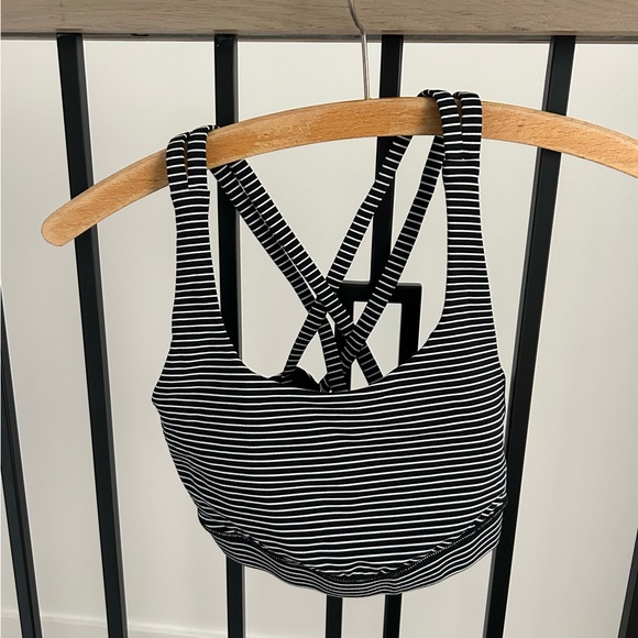 Lululemon energy bra - Picture 2 of 2